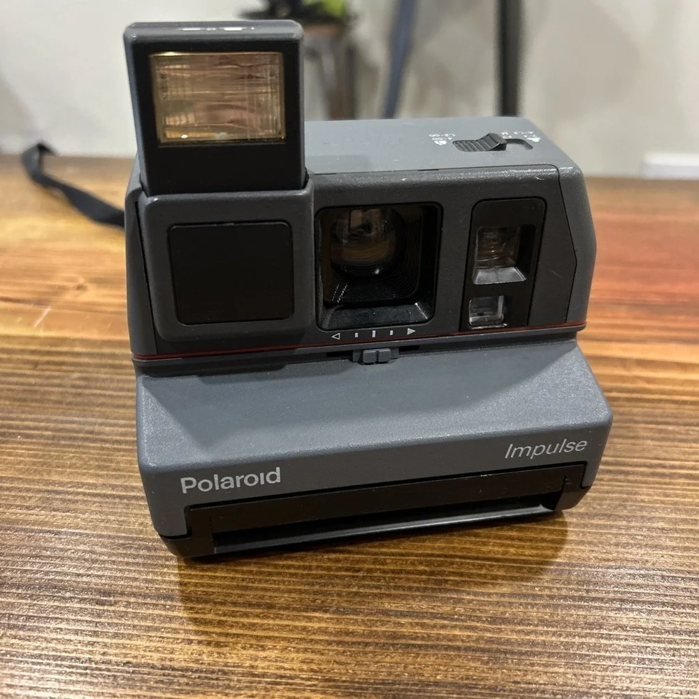Vintage Polaroid Impulse AF 600 Instant Film Camera Grey AutoFocus System 1980s